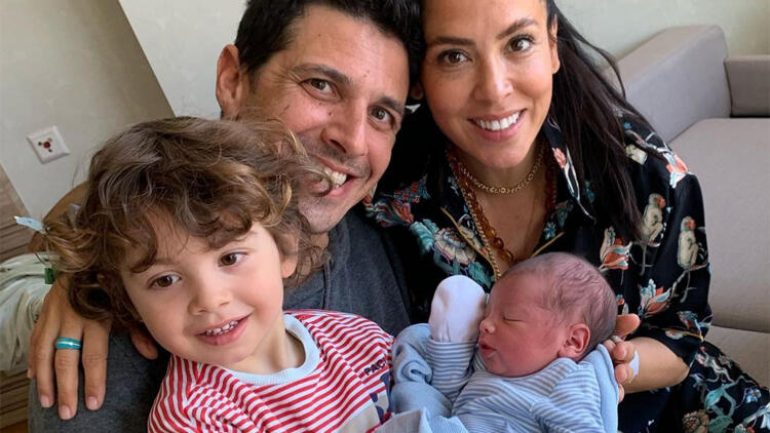 Sunucu Tanem Sivar ikinci kez anne oldu