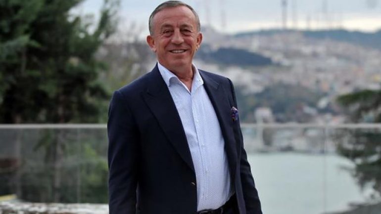 Ali Ağaoğlu’nun 1 milyon dolarlı doğum günü pastası eleştiri yağmuruna tutuldı