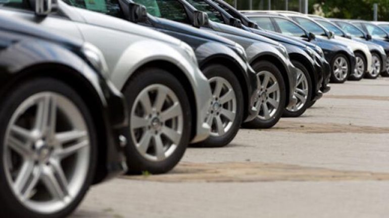 İkinci el araç alıp satacaklara kötü haber! Vergi geliyor