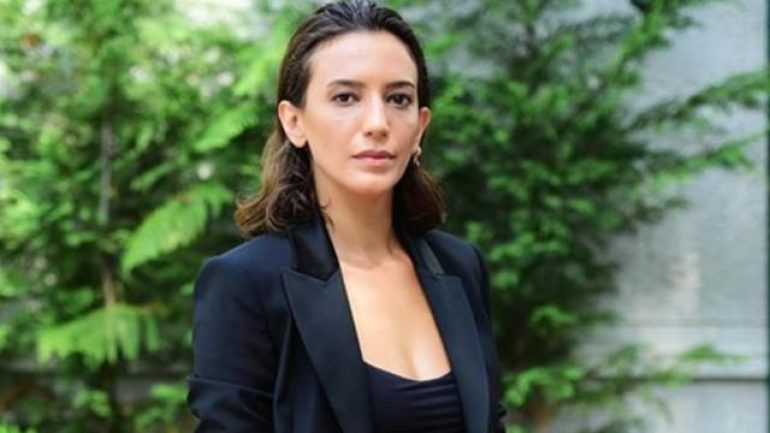 Ünlü oyuncu Nihal Yalçın’dan sanal seks itirafı!