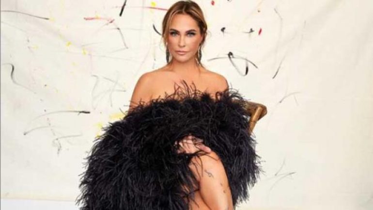 Hülya Avşar sosyal medyanın diline düştü