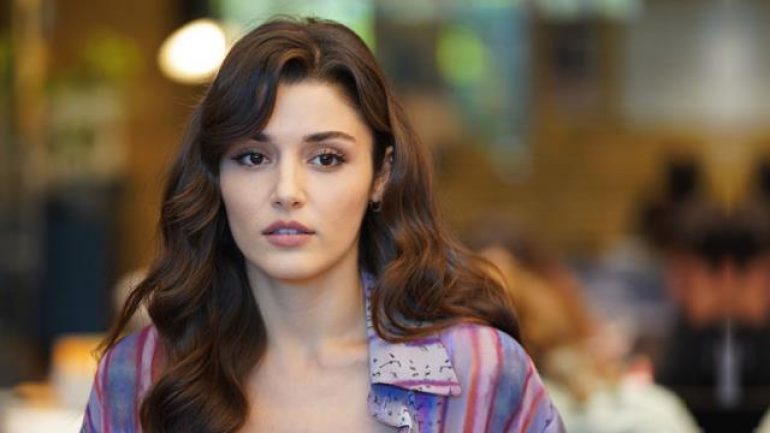 Hande Erçel ev halini paylaştı! Kıyafetlerinin değeri dudak uçuklattı