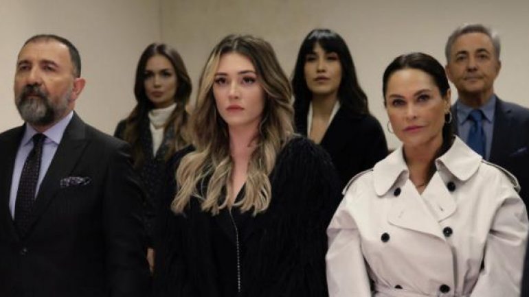 Hülya Avşar rol gereği attığı tokatla partnerinin çenesini çıkardı