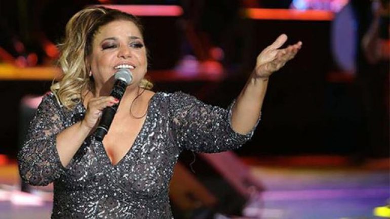 Ünlü şarkıcı Kibariye uçakta fenalaştı, ilk müdehaleyi kabin ekibi yaptı