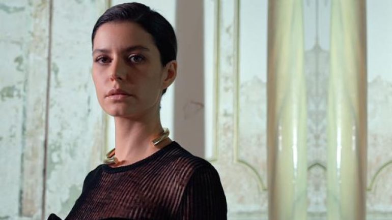 Beren Saat hayatını kaybeden ilk aşkının doğum gününü unutmadı