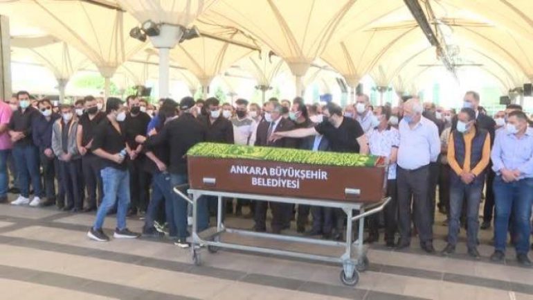 Şarkıcı Oğuz Yılmaz son yolculuğuna uğurlandı