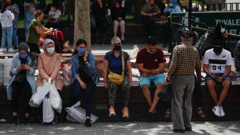 Koronavirüs ile mücadelede yeni gündem! Aşı olmayanlar bu mekanlara giremeyebilir