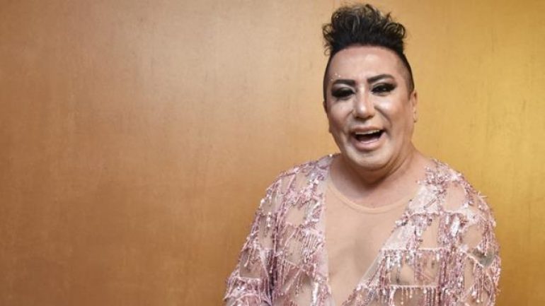 Fenomen Murat Övüç, gelinlik giydi: “Benim neyim eksik”