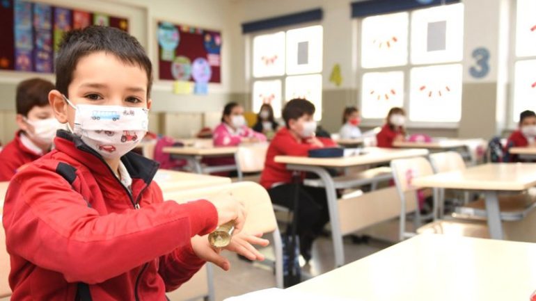 Öğrenci ve velilerin beklediği haber! Milli Eğitim Bakanlığı yüz yüze eğitim için 81 ile yazı gönderdi