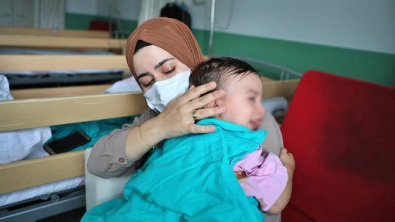 Tahterevalliden düştü sandılar, maganda kurşunu çıktı!