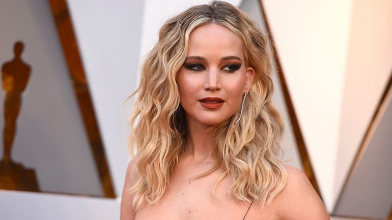 Jennifer Lawrence: Sevişmeden önce test isterim