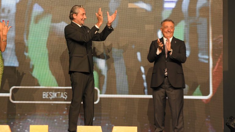 Şampiyonluk coşkusu ödülle taçlandı