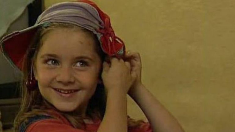 90’lı yılların Can Ayşecik’i aşk pozlarıyla kasıp kavuruyor