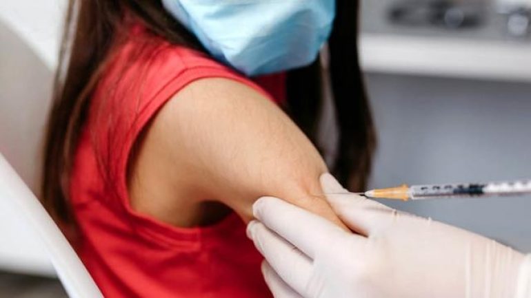 WhatsApp yazışmaları ortaya çıkardı! Sahte aşı kartı düzenleyen 3 hemşire tutuklandı