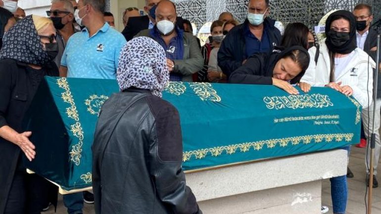 Yeşim Salkım’ın babası Dursun Salkım son yolculuğuna uğurlandı