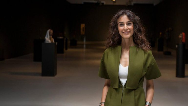 Arzum Onan’dan kumsal pozları