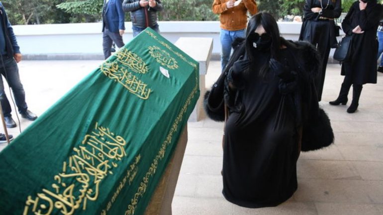 Bülent Ersoy’un babası, son yolculuğuna uğurlandı