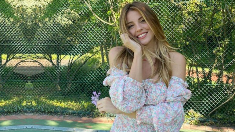 Ezgi Eyüboğlu ile Kerim Çarmıklı aşk yaşıyor! İlk kez el ele görüntülendiler