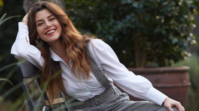 Gökçe Bahadır sevgilisi ile ilk kez el ele görüntülendi