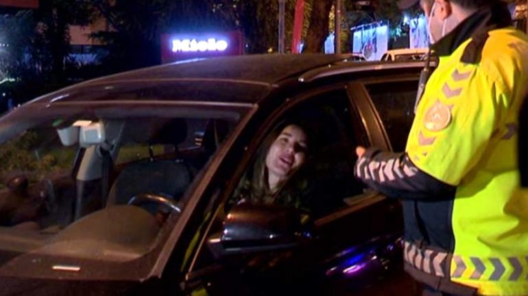 Üç güzelin olaylı gecesi! Ece Sükan’ın ehliyetine el konuldu