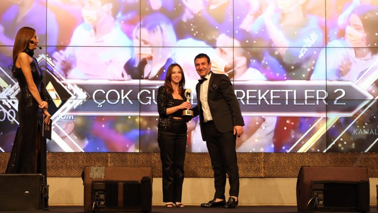 Yılın Komedi Programı “Çok Güzel Hareketler 2”