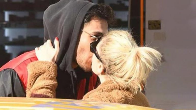 Burcu Binici sevgilisi basketbolcu Muhammed Mustafa Baygül’ü öpücüklere boğdu