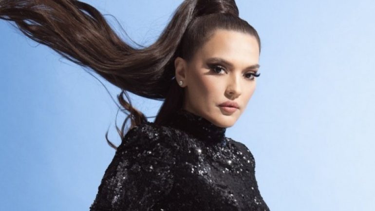 Demet Akalın akaryakıt zamlarına isyan etti: Biz de insanız