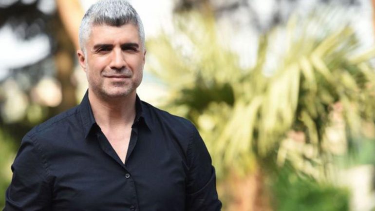 Özcan Deniz sevgilisiyle ilk karesini paylaştı