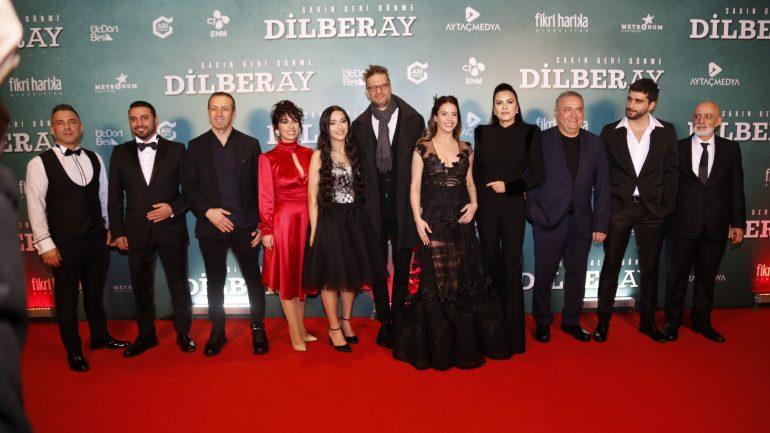 Dilberay’ın galasında ünlüler geçidi
