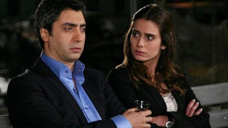 Kurtlar Vadisi’nin Leyla’sının başı saplantılı hayranıyla dertte! Soluğu karakolda aldı