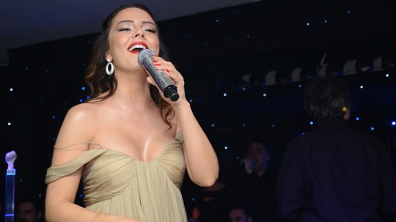 Ebru Gündeş’ten Iraklı iş insanı ile aşk yaşadığı iddialarına jet yanıt