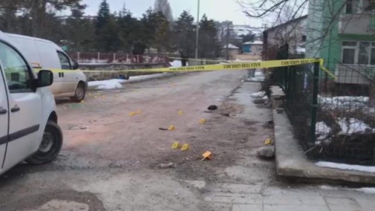 Konya’da silahlı kavga! Gözü dönmüş adam, doktorun müdahale ettiği husumetlisine kurşun yağdırdı