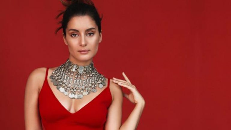 Atiye’den eşiyle ilk paylaşım