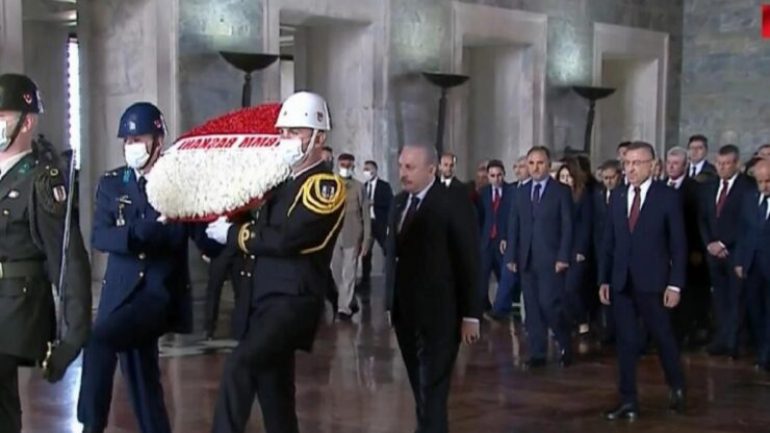 Türkiye Büyük Millet Meclisi 102 yaşında! Devlet erkanı, Ata’nın huzuruna çıktı