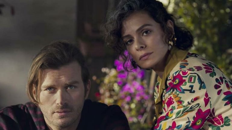 Kıvanç Tatlıtuğ ve Özge Özpirinçci’nin sevişme sahneleri diziye damga vurdu
