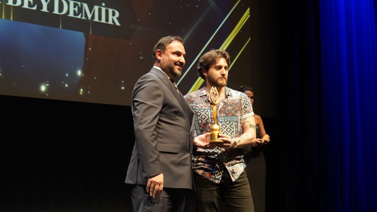 Altın Marka Zirvesi’nde Yılın Erkek Müzik Sanatçısı, Ufuk Beydemir oldu.