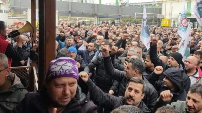 1 saat süren eylem sonuç verdi! 180 bin metal işçisine yüzde 34’lük ek zam