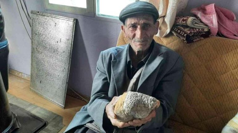 Dağda gezerken ayağına takıldı! O gün bugündür yanından ayırmıyor