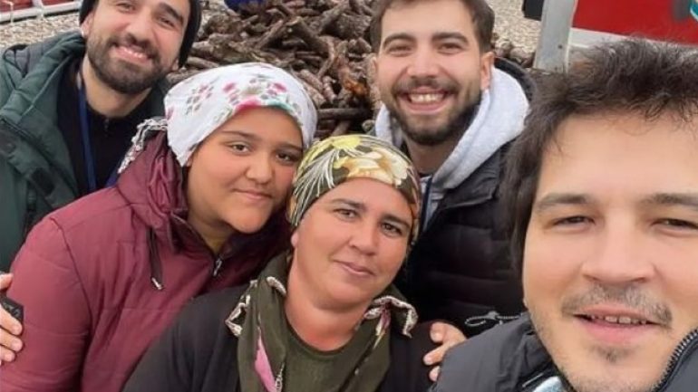 Çok Güzel Hareketler 2 oyuncuları Adıyamanlı depremzedeler ile bir araya geldiler!