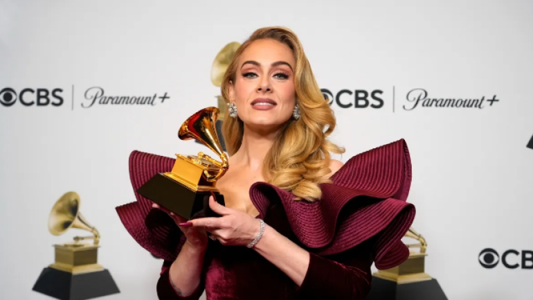 Adele’den konserini izlemeye gelemeyen hayranları için özel çalışma