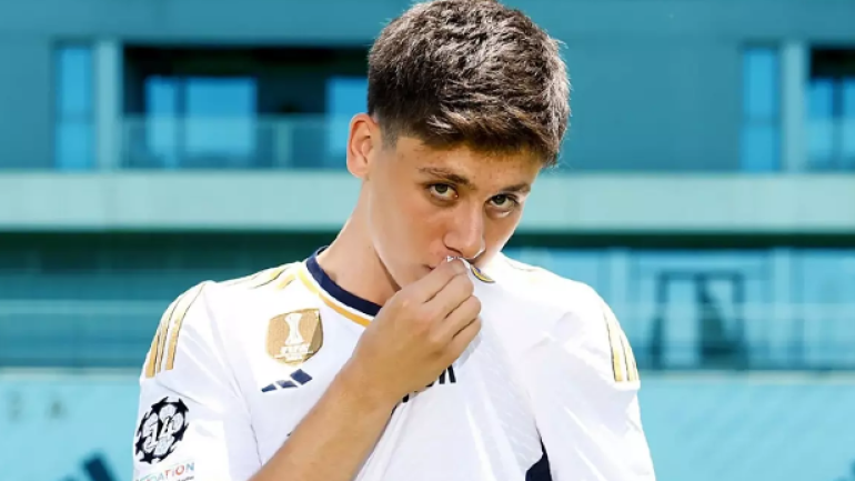 Arda Güler’in sevgilisi aileye girdi! İşte genç çiftten ilk fotoğraf karesi