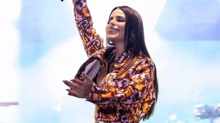 Simge içini döktü: Teşekkür ediyorum harcayanlara