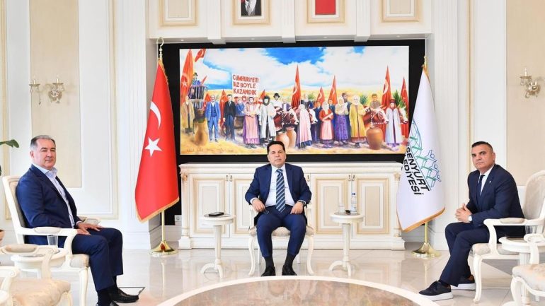 İSTİNDER, Esenyurt Belediye Başkanı Prof. Dr. Ahmet Özer’i ziyaret etti