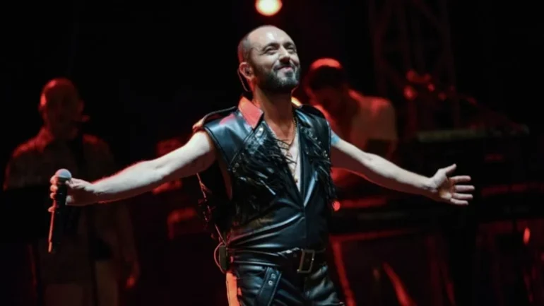 Ünlü sanatçı Covid’e yakalandı, konserlerini erteledi