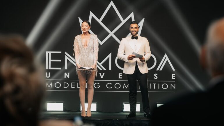 EN MODA UNIVERSE İLK KEZ SAHNEYE ÇIKTI