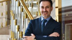 “Başarılı bir cerrahi, hastanın size kalpten inandığı an başlar” Doç. Dr. Çetin Altunal anlattı: