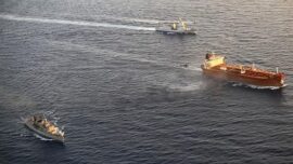 İtalya’dan İstanbul’a doğru ilerleyen Rusya’nın “gölge filosuna” ait petrol tankerine operasyon