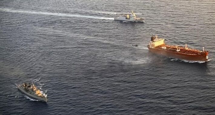 İtalya’dan İstanbul’a doğru ilerleyen Rusya’nın “gölge filosuna” ait petrol tankerine operasyon